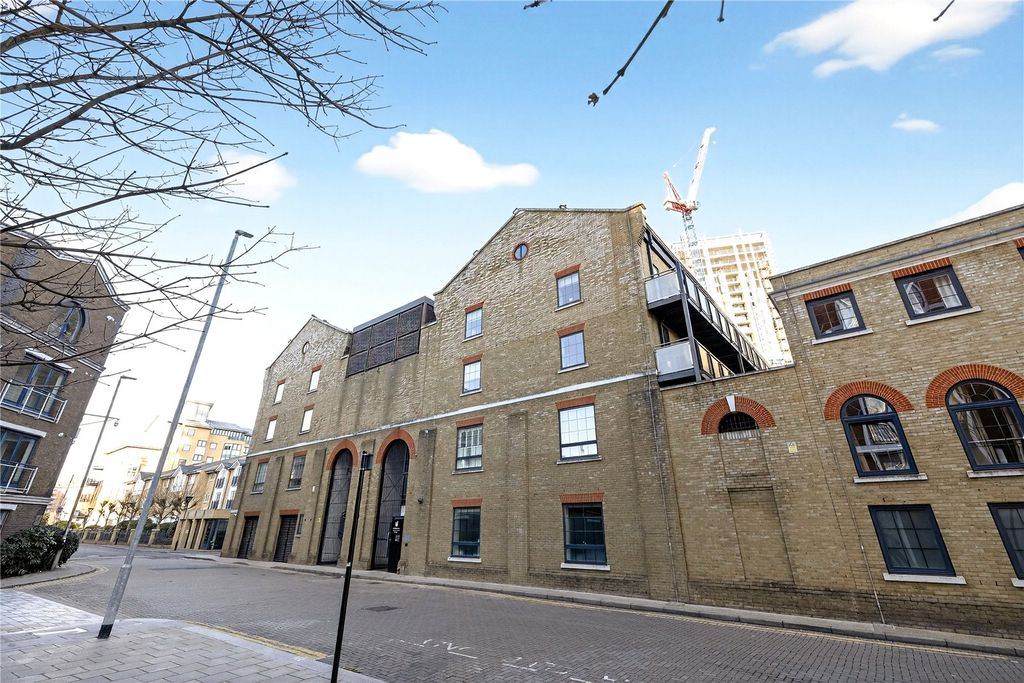 Property photo 2 of 20 Exterior