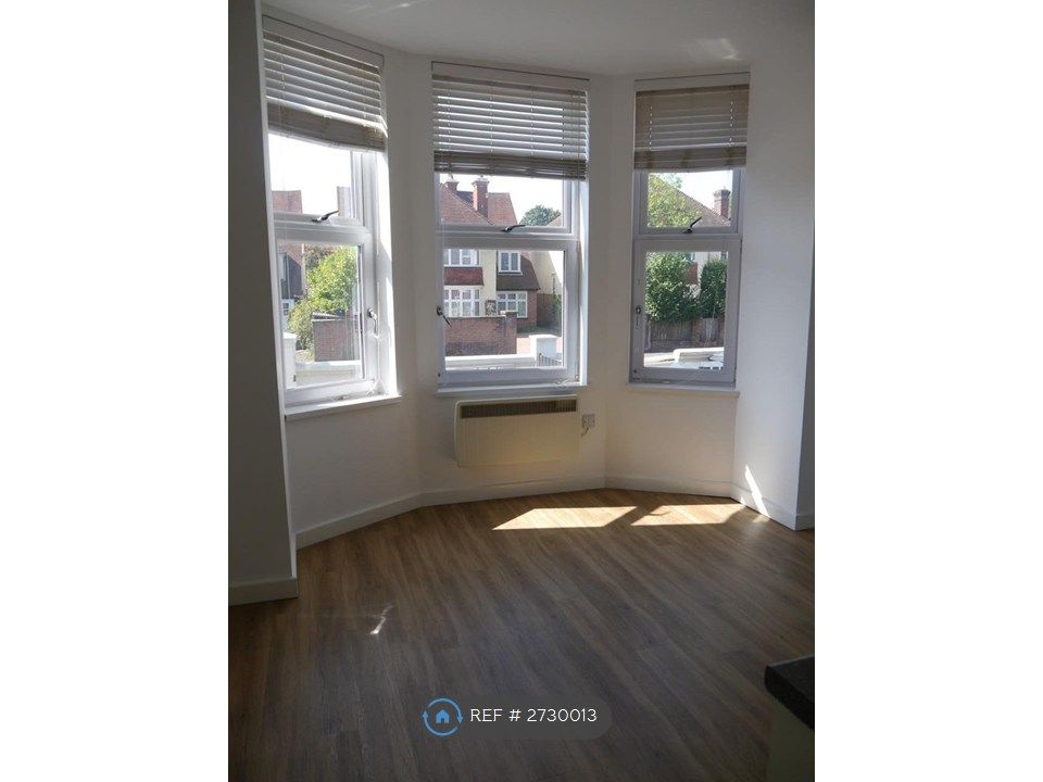 Property photo 3 of 7 Main Room