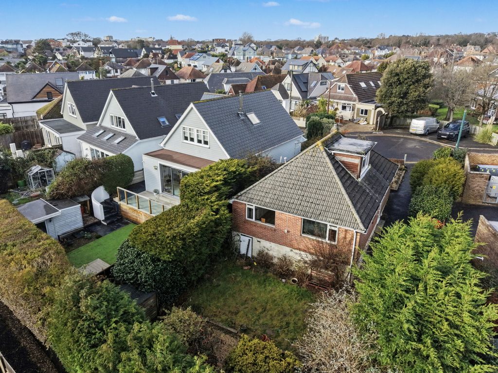 Property photo 3 of 16