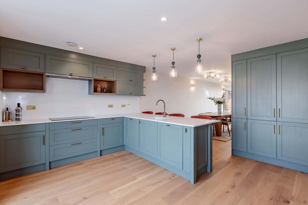 Property photo 2 of 24 Brighton Rd_20.Jpg