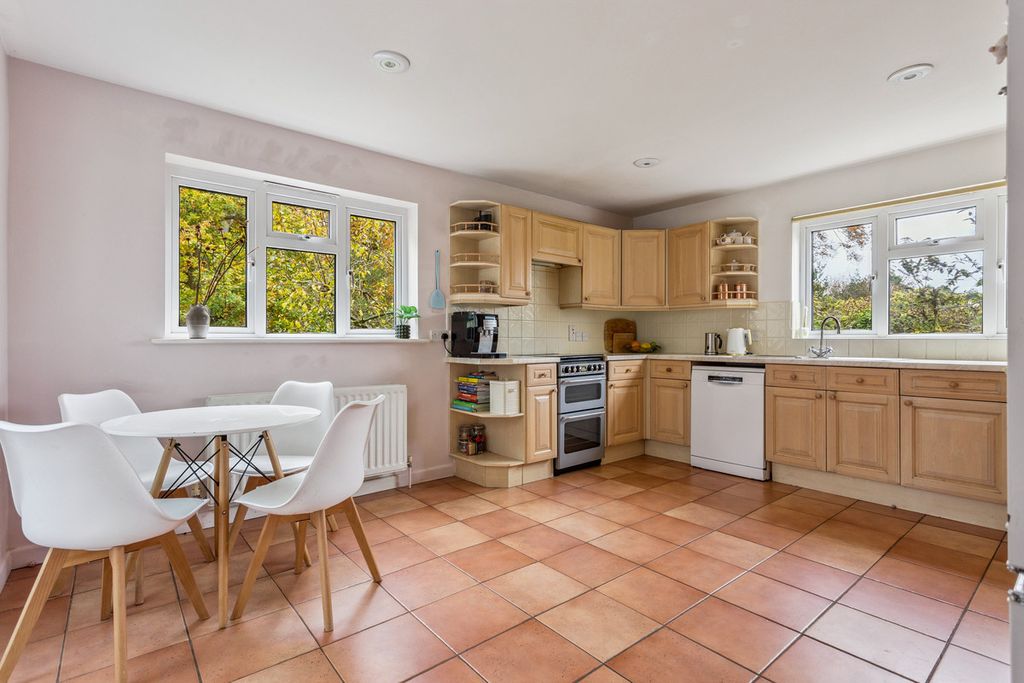 Property photo 2 of 11