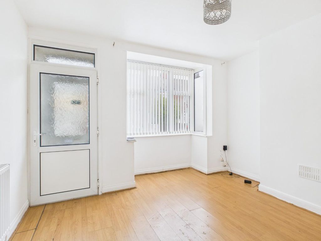 Property photo 2 of 13 Cam05348G0-Pr0021-Still002.Jpg