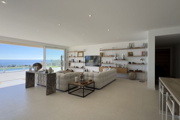 Property photo 2 of 3