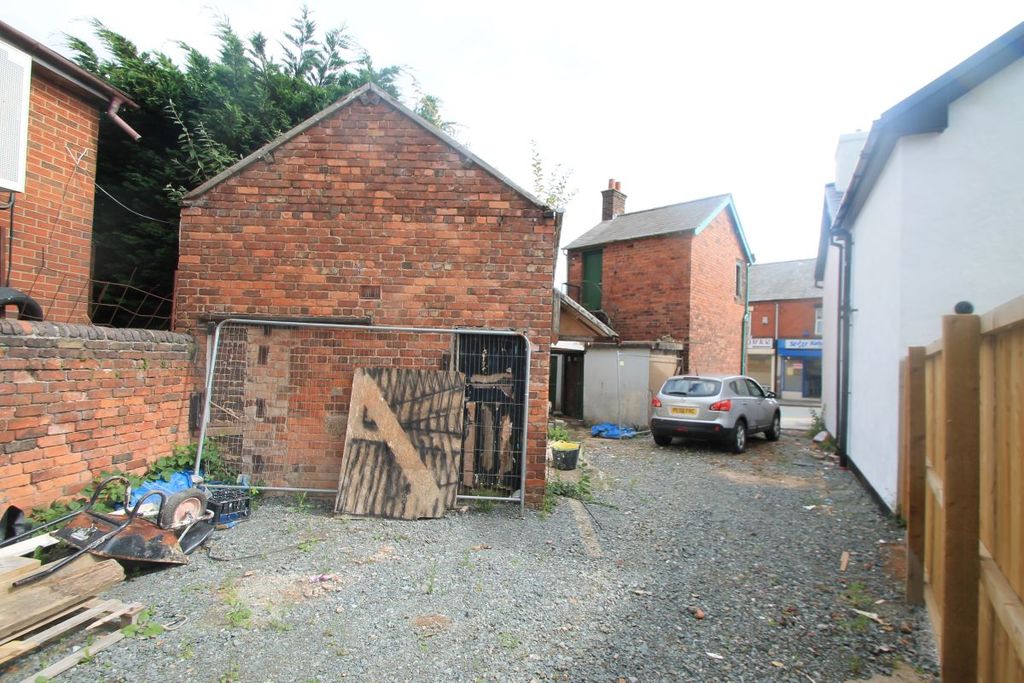 Additional image 5 of 4 bed flat for sale1 Chester Road, Buckley, Flintshire CH7