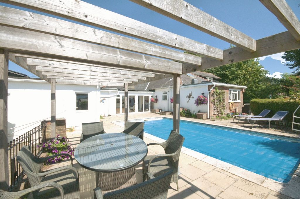 Property photo 3 of 28 Pbox-Img.Jpg