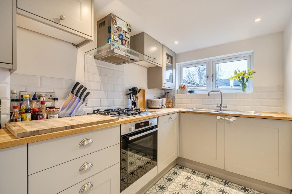 Property photo 2 of 19 Kitchen