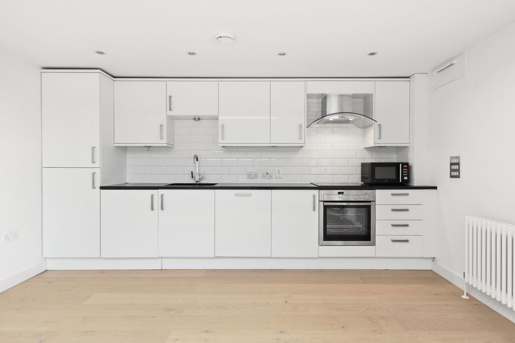 Property photo 2 of 17 964764