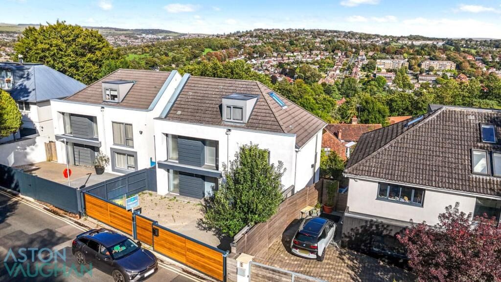 Property photo 1 of 56 4550311