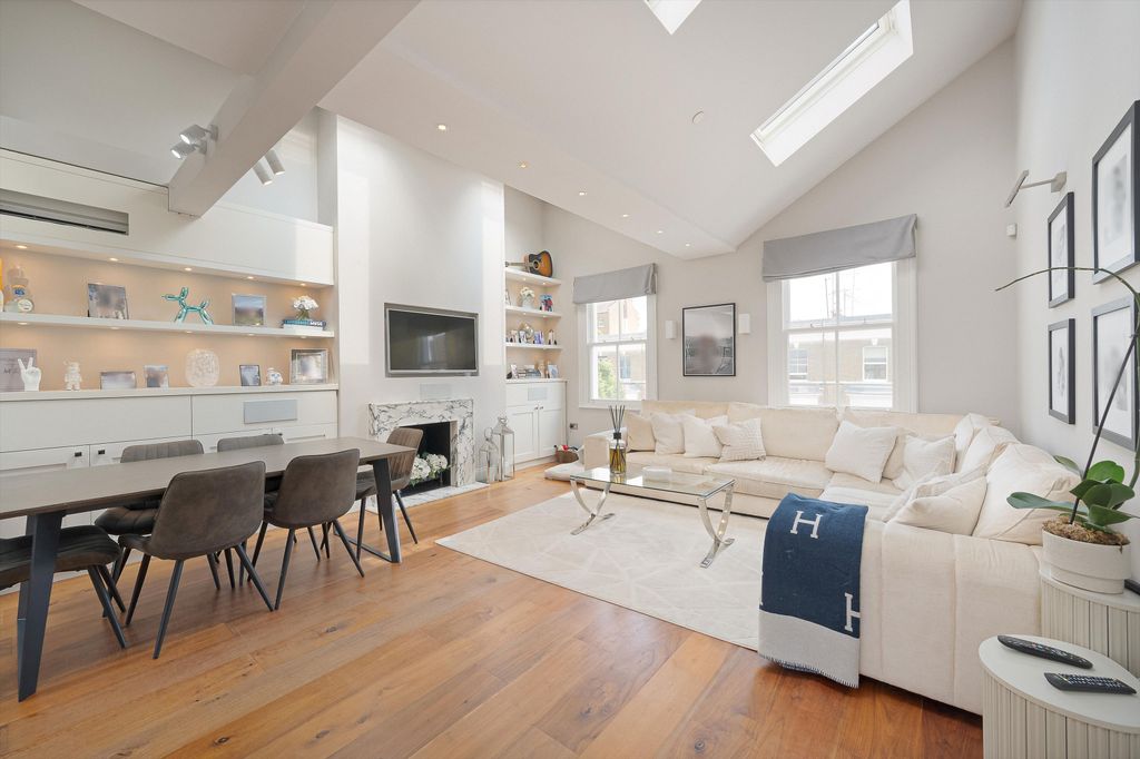 Property photo 1 of 19 Image