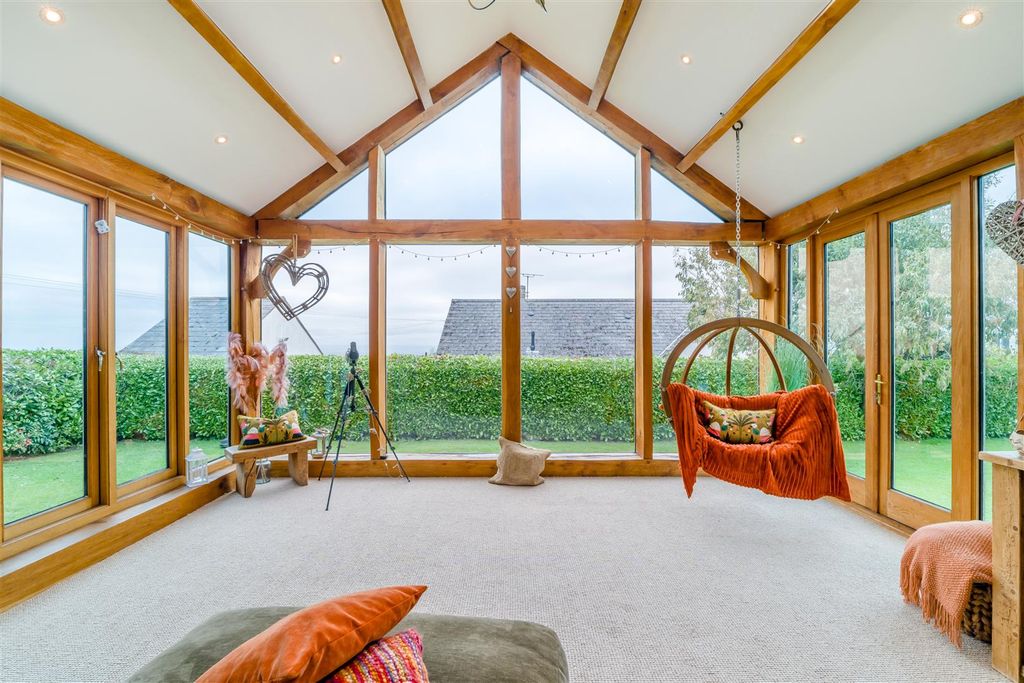 Property photo 2 of 23