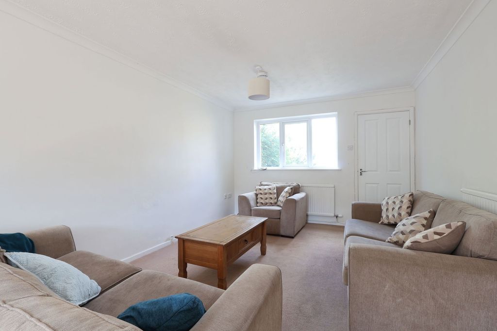 Property photo 3 of 12