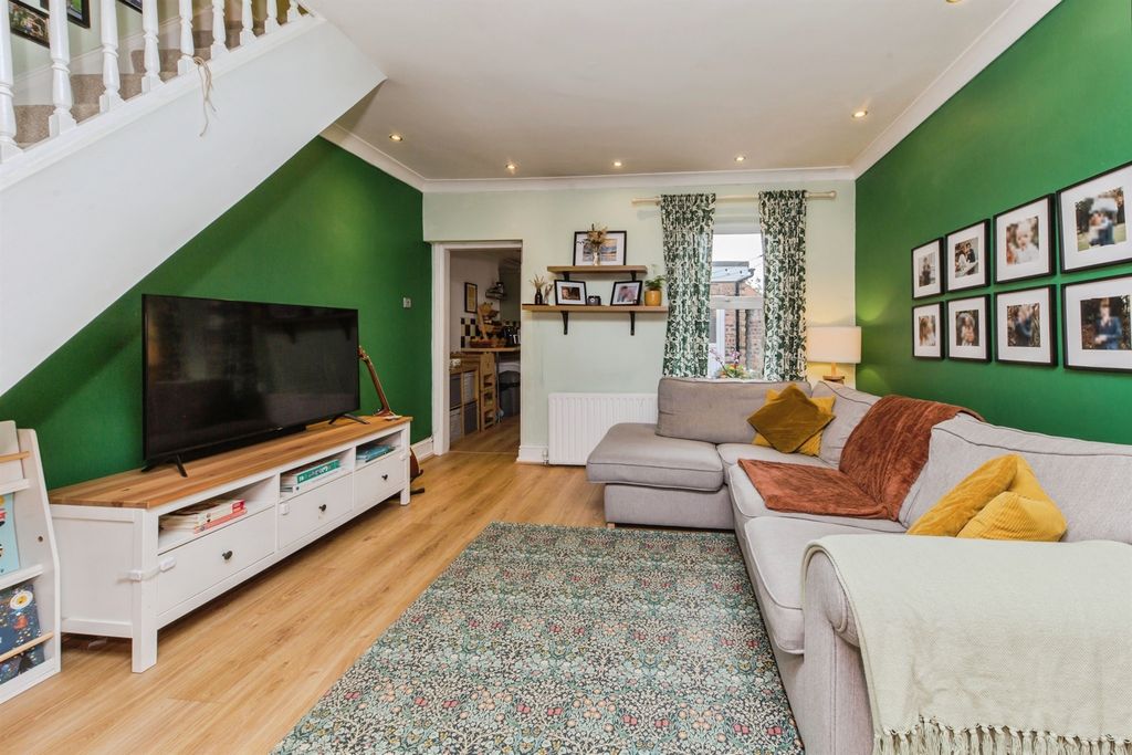 Property photo 3 of 17