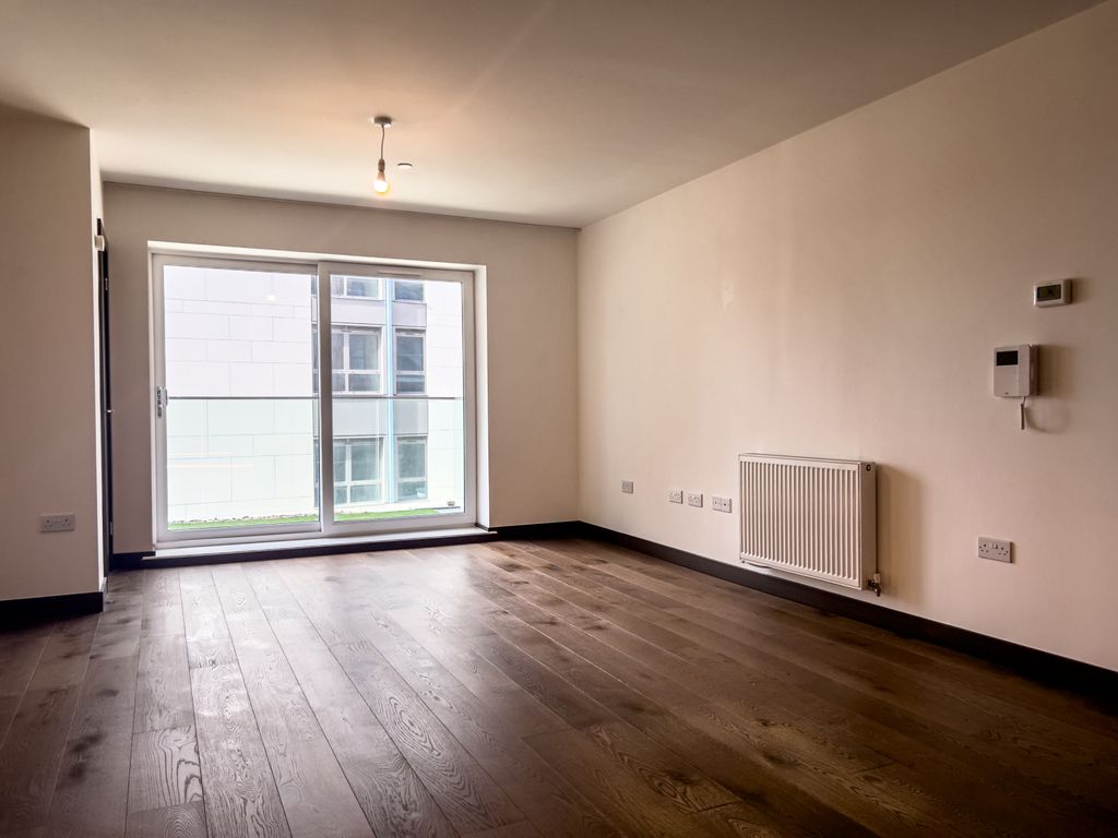 Property photo 3 of 14 Living/Dining Area