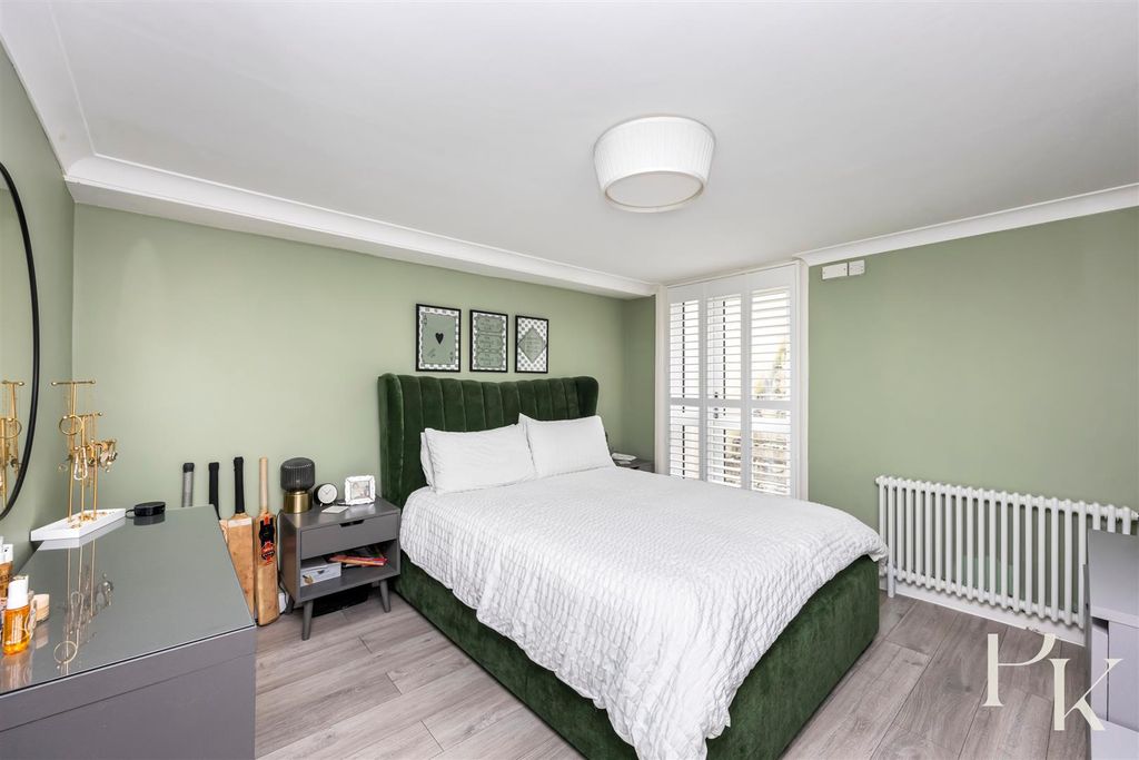 Property photo 3 of 15 Lorna Road 97B-001.Jpg