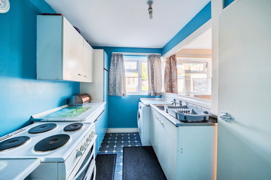 Property photo 3 of 16 Kitchen