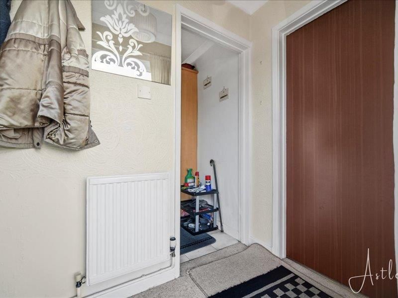 Property photo 2 of 27 Hallway