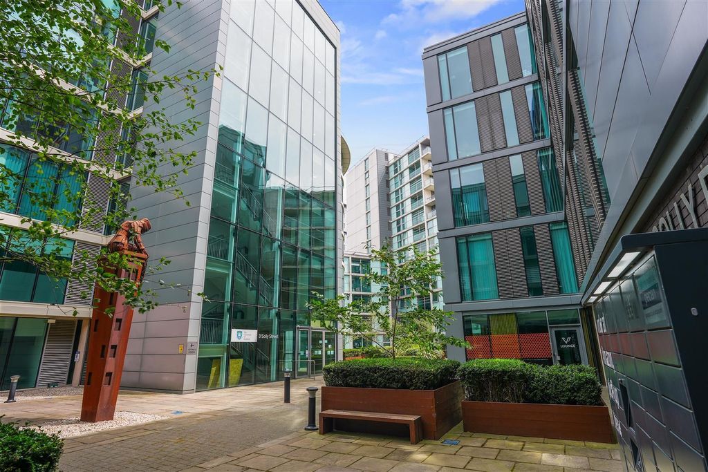 Property photo 1 of 14 Rear