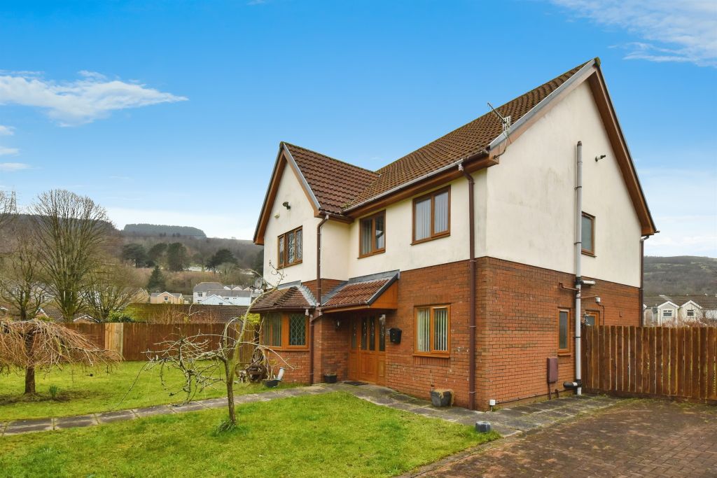 Property photo 2 of 17