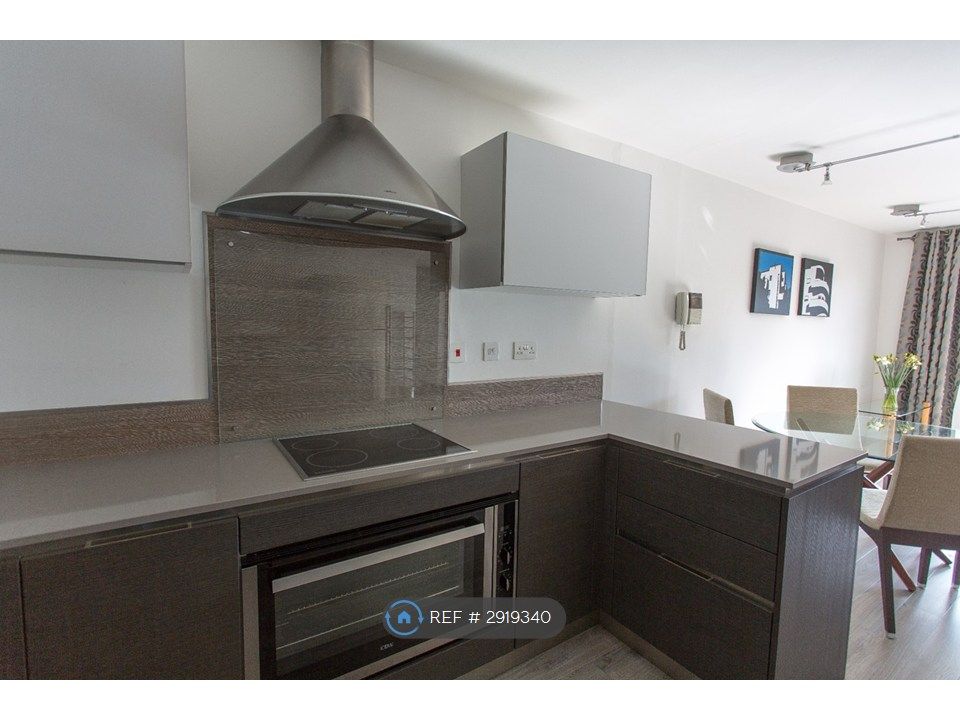 Property photo 3 of 9 Kitchen