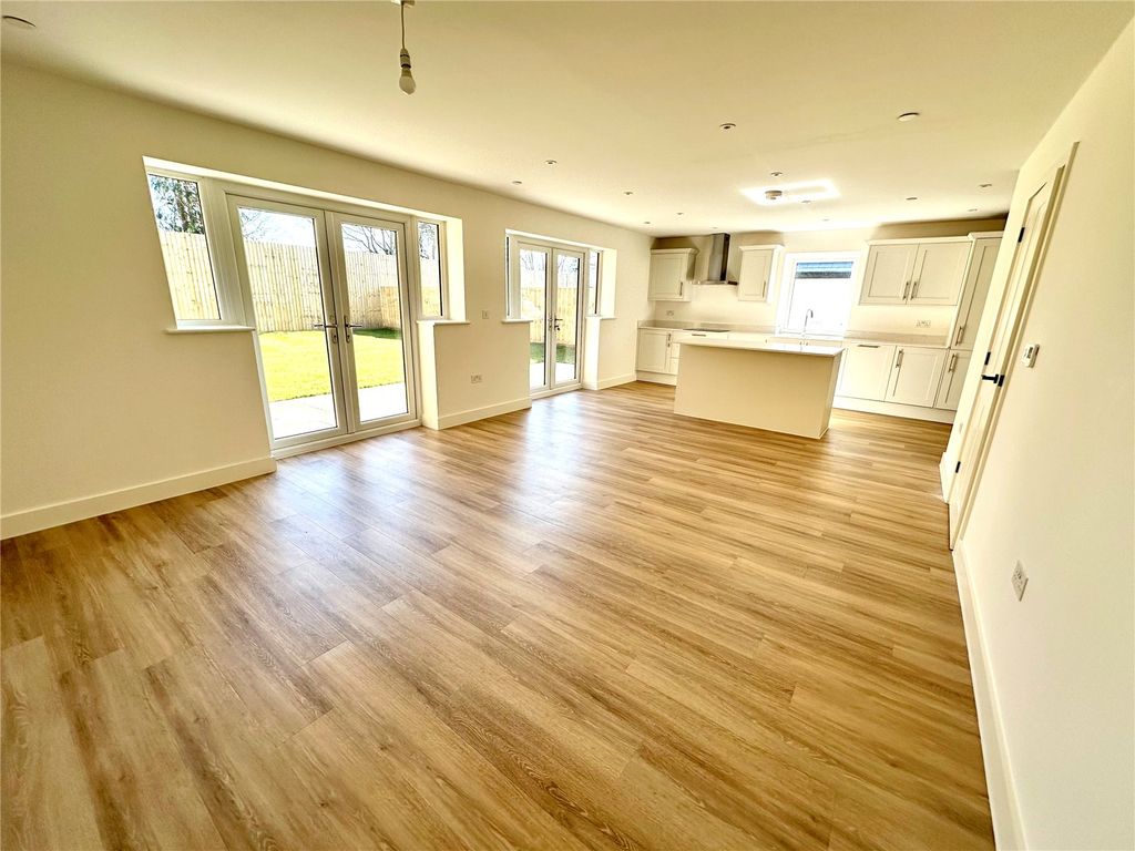 Property photo 2 of 8 Picture No. 06