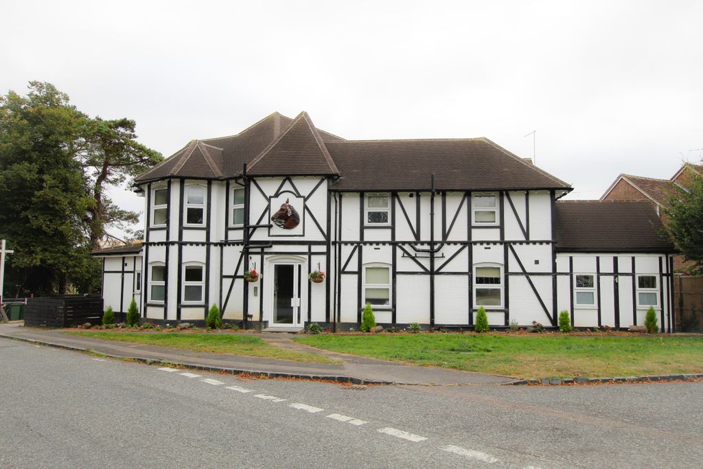 Property photo 1 of 11 Front