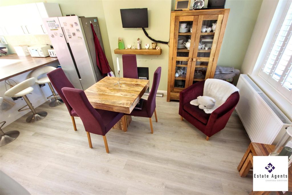 Property photo 3 of 16 Kitchen/Diner