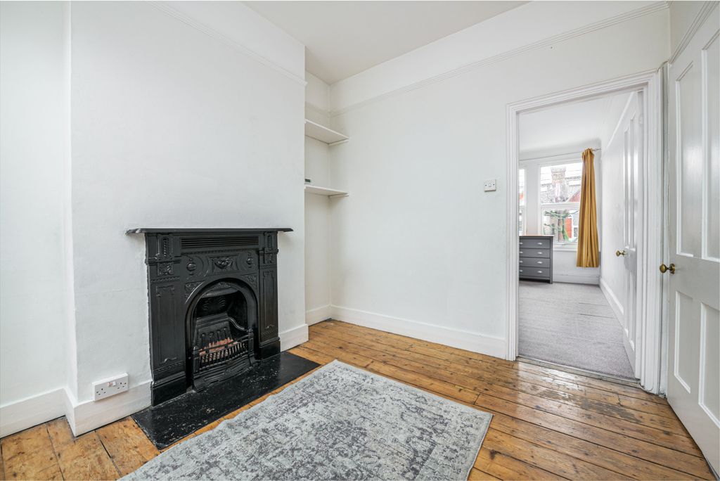 Property photo 2 of 8 Picture No. 24