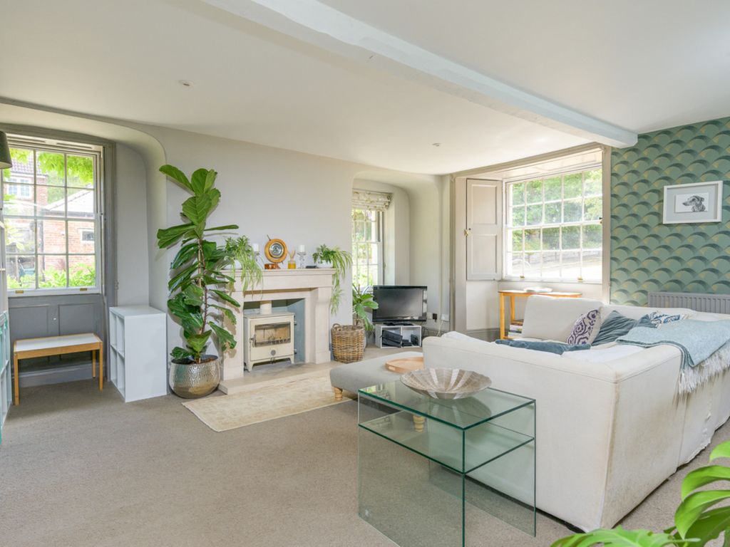 Property photo 2 of 50