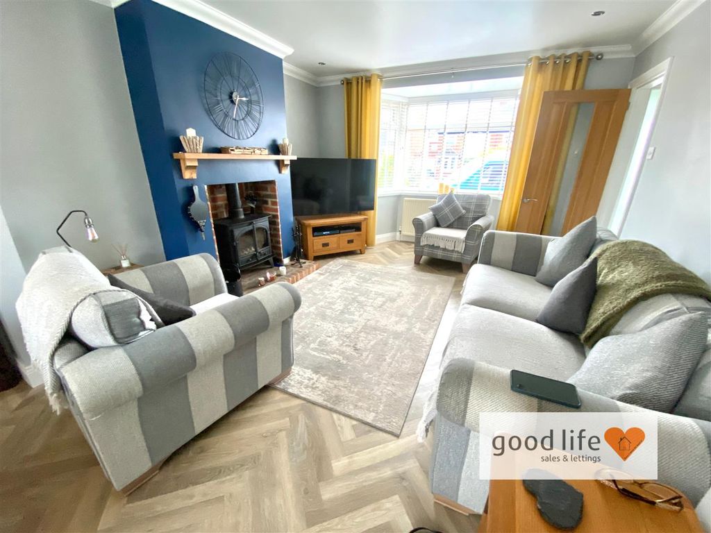 Property photo 3 of 21 20251031_143315968_Ios42Thebroadway.Jpg