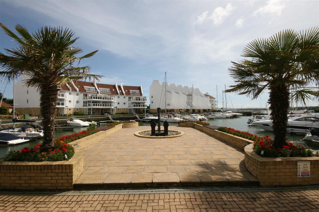 Property photo 3 of 31 Moriconium Quay 008.Jpg