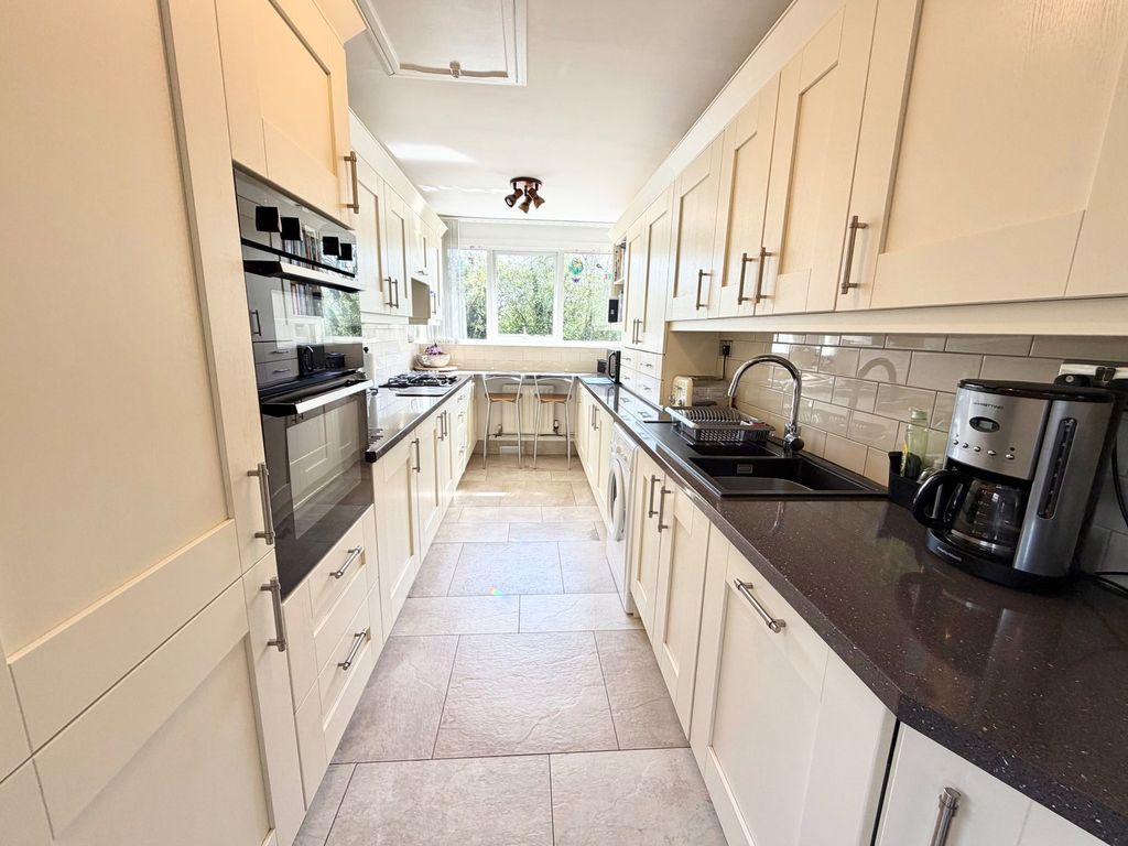 Property photo 2 of 26