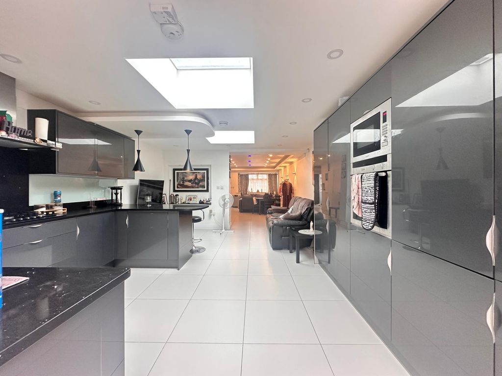 Property photo 1 of 12 Two Bedroom Property To Rent In Ub4