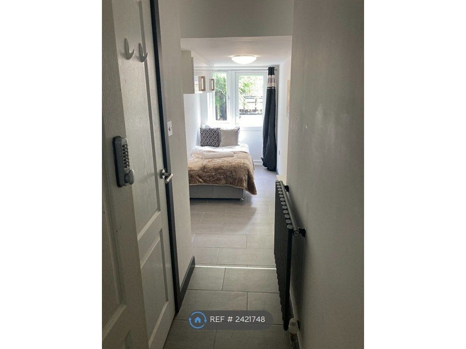 Property photo 1 of 11 Room c - Available Now