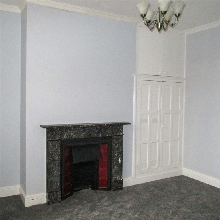 Property photo 3 of 6 Flat 3, 5 St George Living Room.Jpg
