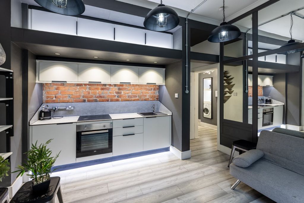 Property photo 2 of 13 Picture 2