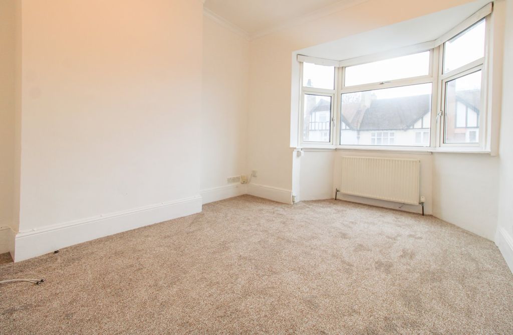 Property photo 2 of 8 Picture No. 21