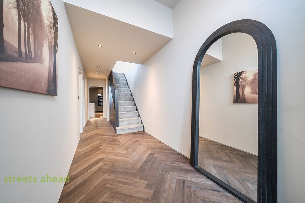 Property photo 2 of 25 0Bd1c07F-c9c8-4A1...