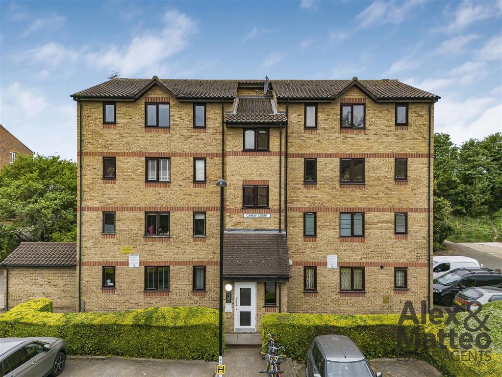 Property photo 1 of 12 Carew Court