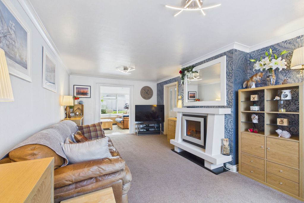 Property photo 2 of 19