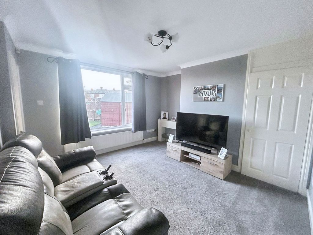 Property photo 3 of 11
