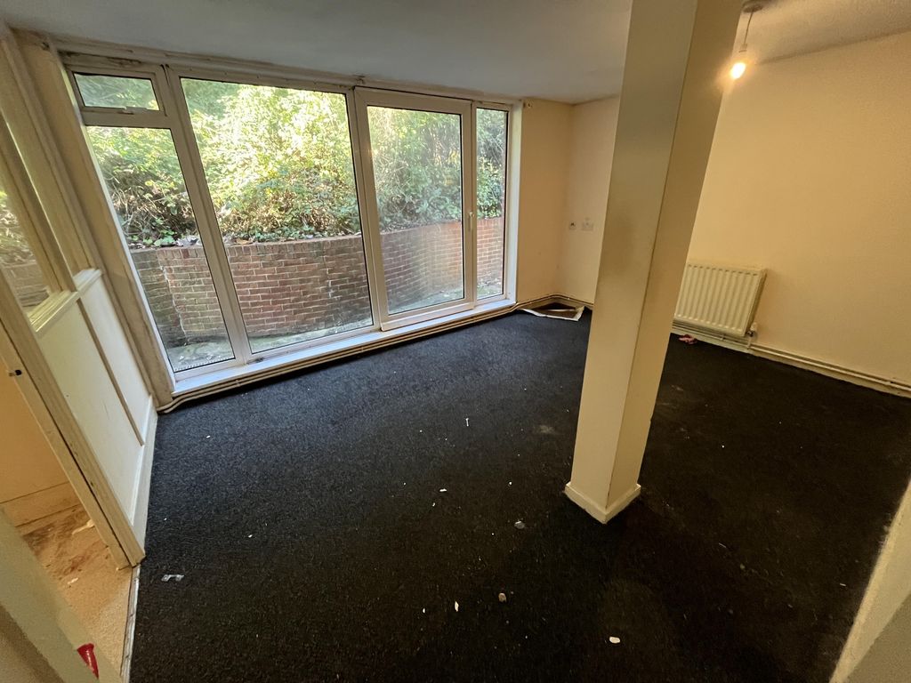 Property photo 3 of 8 Img_8857.Jpg