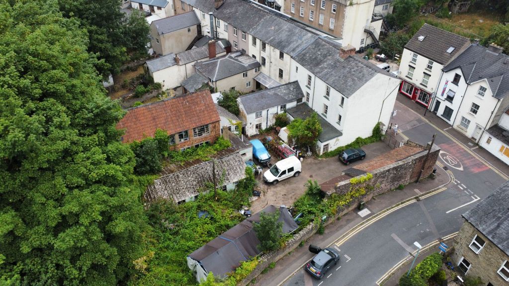 Property photo 1 of 6