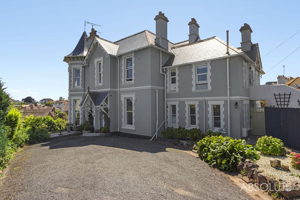 Property photo 1 of 30