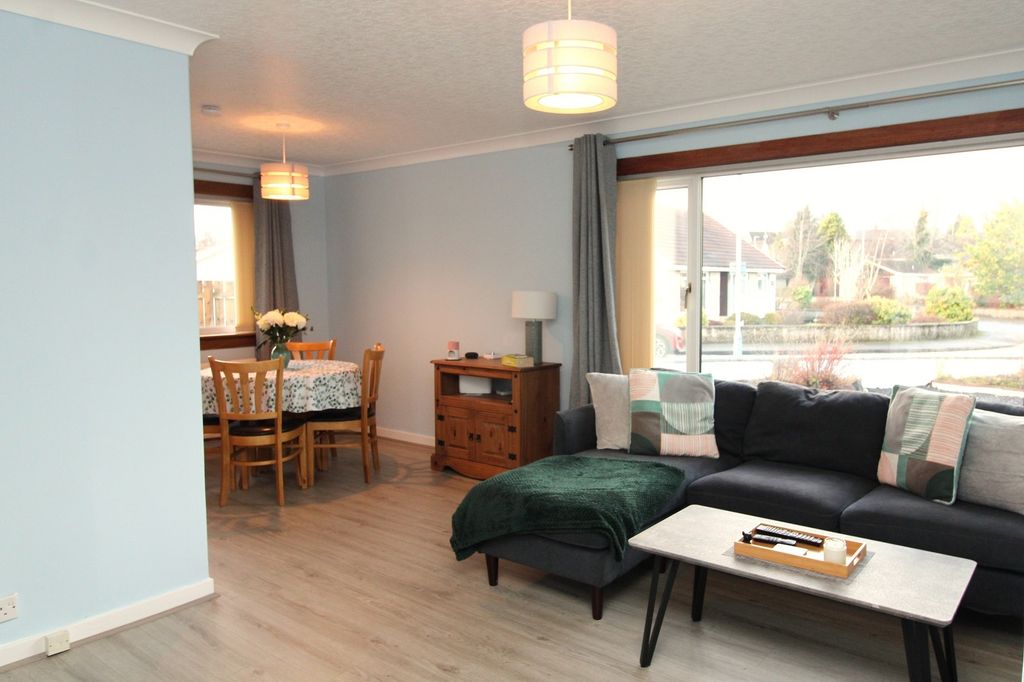 Property photo 3 of 11 Lounge - Diner