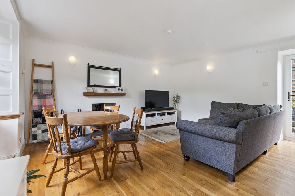 Property photo 3 of 22