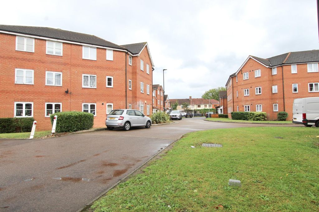 Property photo 2 of 12