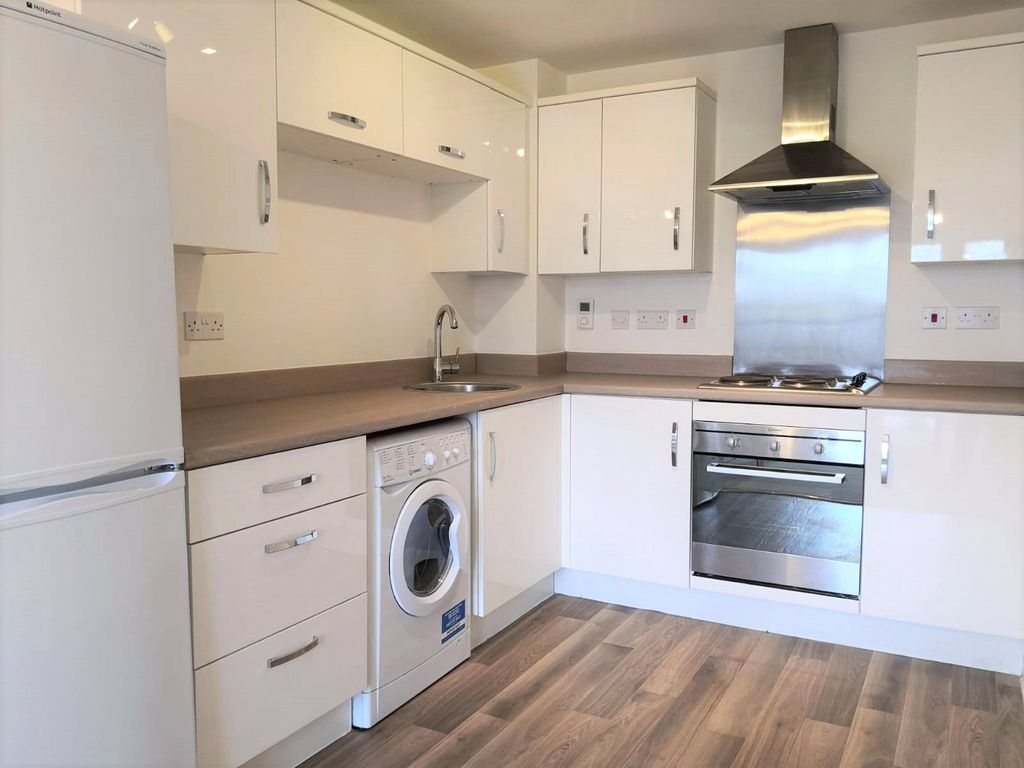 Property photo 1 of 9 Kitchen