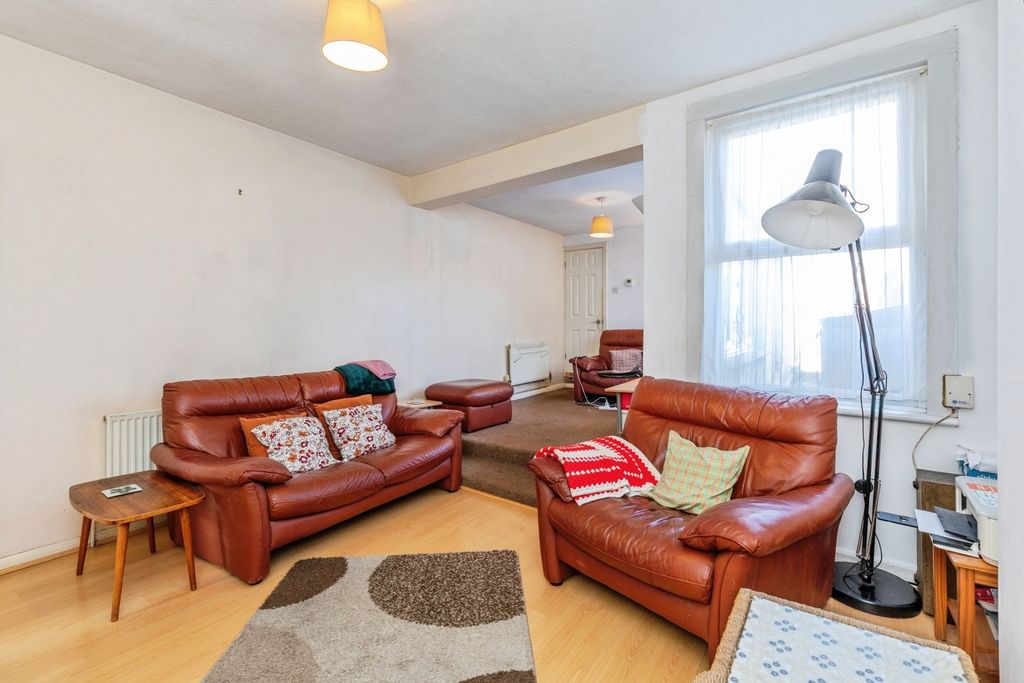 Property photo 2 of 14 Pbox-Img.Jpg