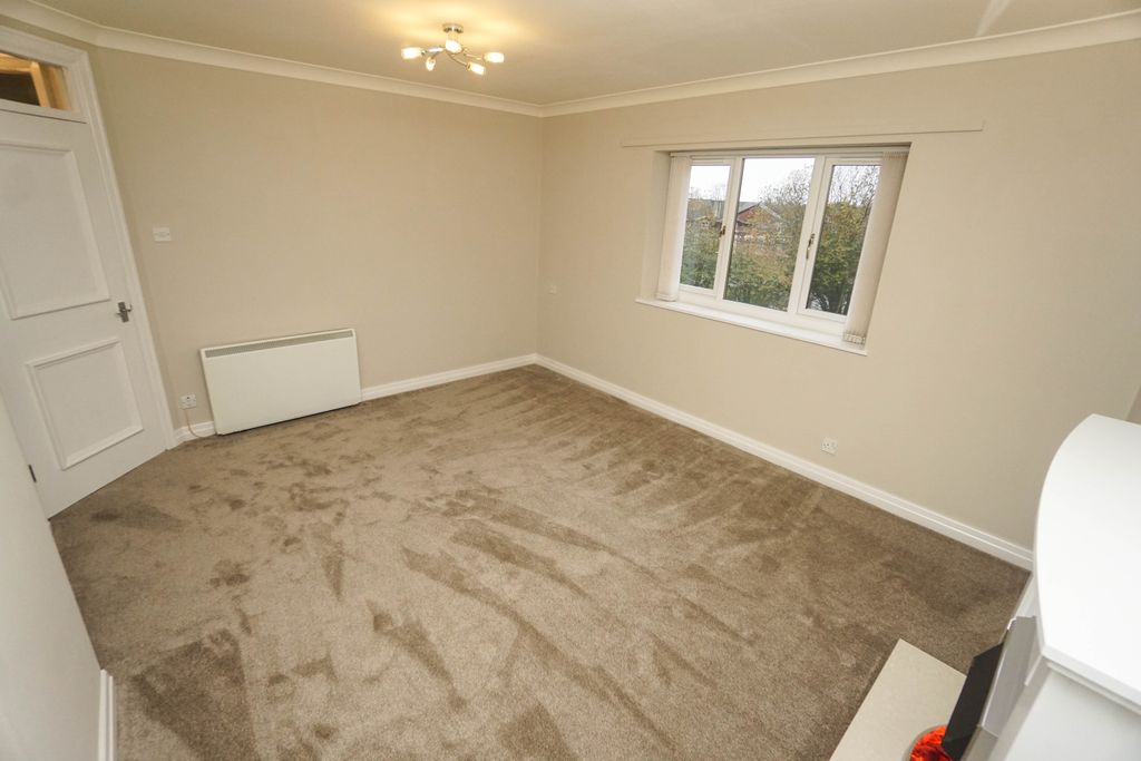 Property photo 3 of 9 Photo 9