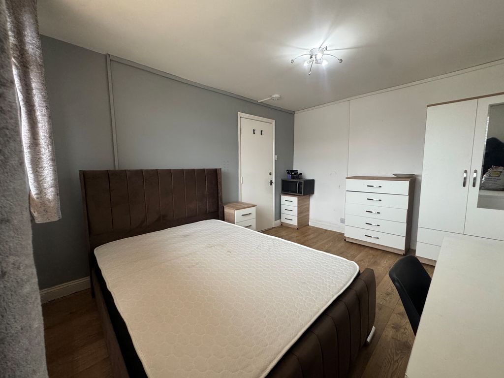 Property photo 3 of 3